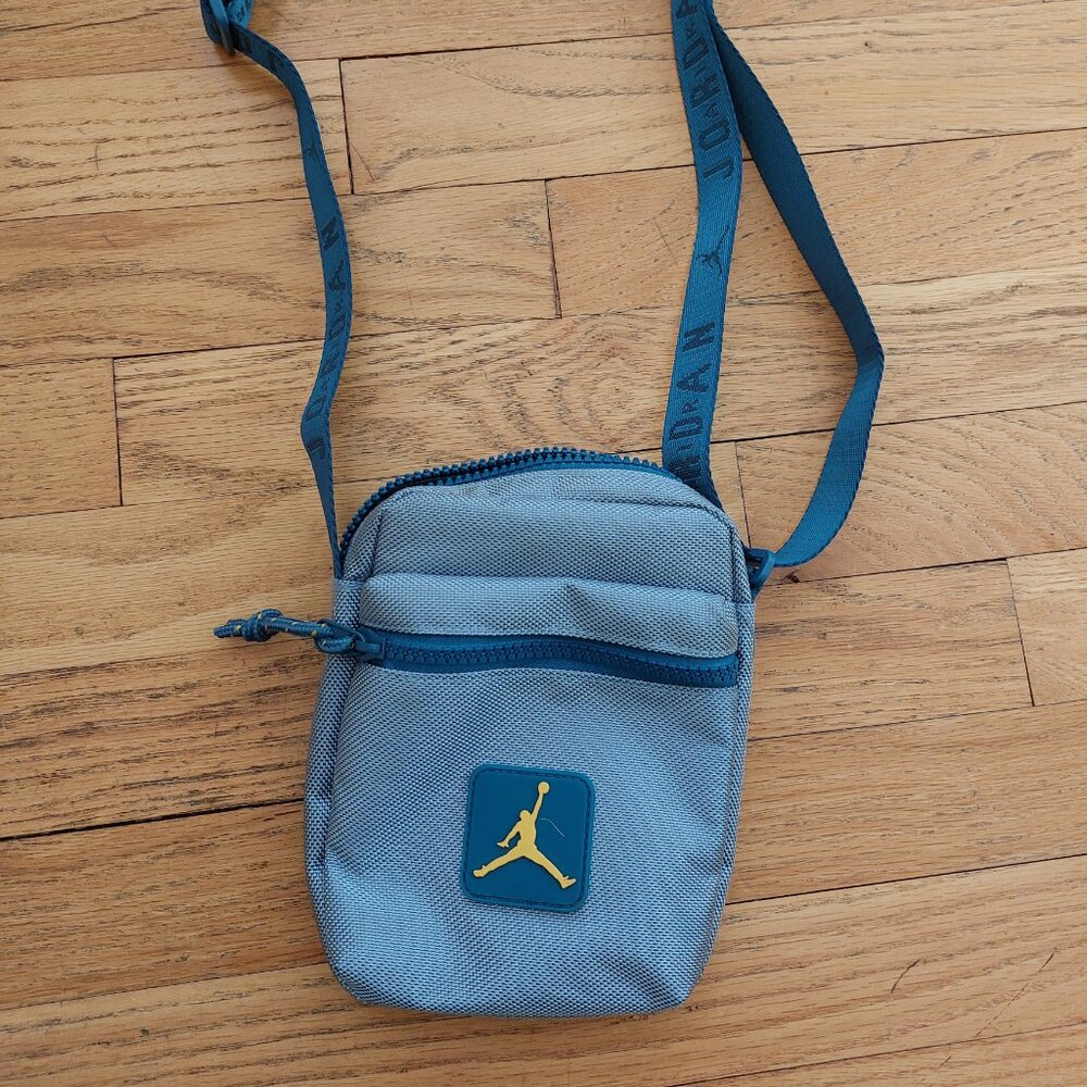 Nike Air Jordan Jumpman Airborne Festival Crossbody Bag